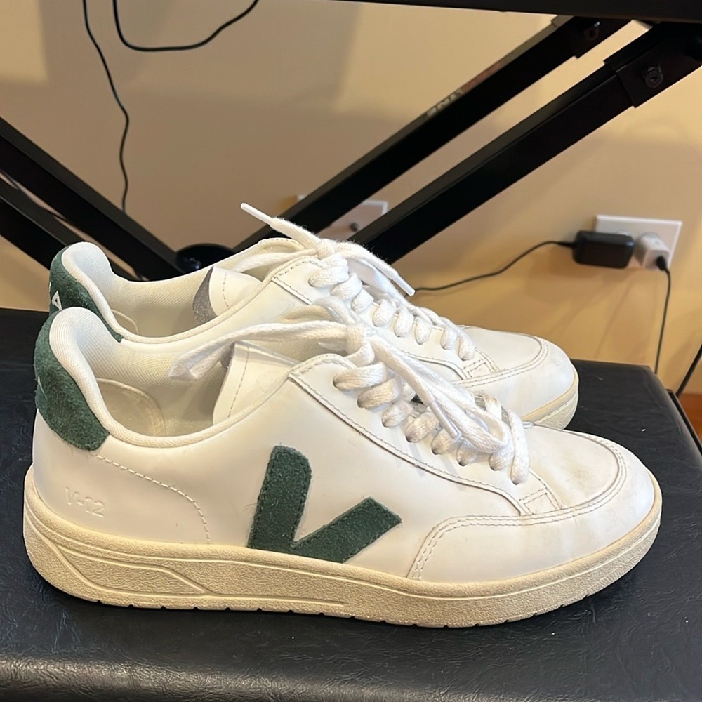 Veja V12 sneaker in size 40, white and green
